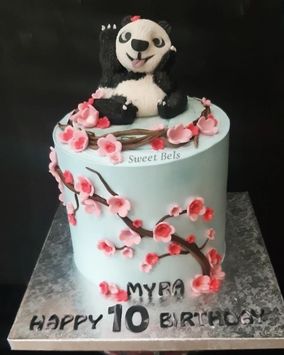 Home Baked designer Cakes and Muffins