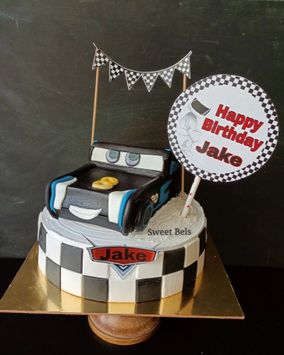 Home Baked designer Cakes and Muffins