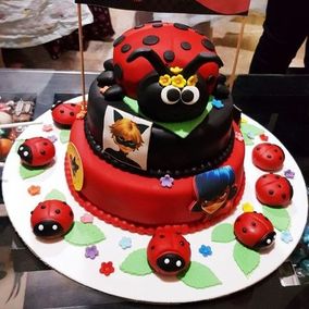 Ladybug cake