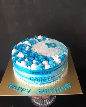 Home Baked designer Cakes and Muffins