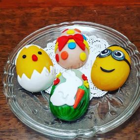 Home Baked designer Cakes and Muffins