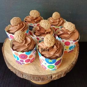 Home Baked designer Cakes and Muffins