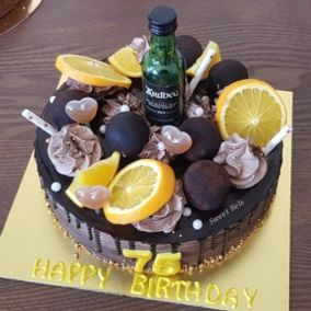 Home Baked designer Cakes and Muffins
