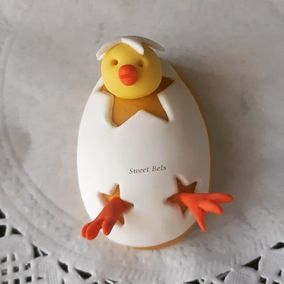 Home Baked designer Cakes and Muffins