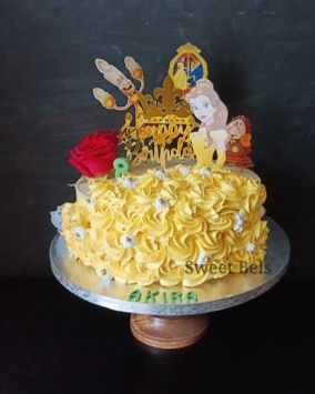 Home Baked designer Cakes and Muffins