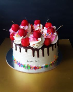 Home Baked designer Cakes and Muffins