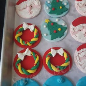 Home Baked designer Cakes and Muffins