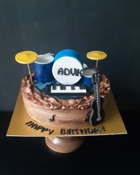 Home Baked designer Cakes and Muffins