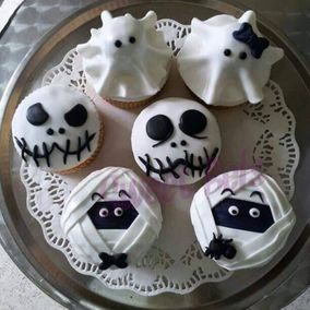 Home Baked designer Cakes and Muffins