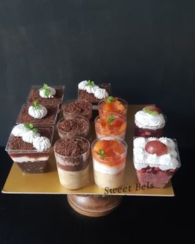 Home Baked designer Cakes and Muffins